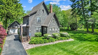 335 Arlington Rd, Itasca, IL 60143