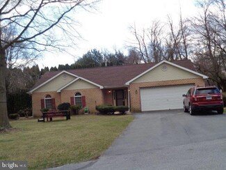 11 Southern Cross Dr, Boiling Springs, PA 17007
