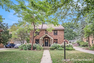 1055 San Lucia Dr SE, Grand Rapids, MI 49506