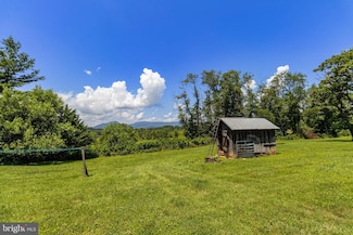 13415 Crest Hill Rd, Flint Hill, VA 22627