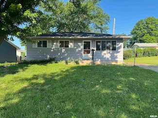 2938 Summit Hills Ct, Bettendorf, IA 52722