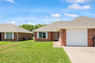 406 A W Andrew Dr, Mabank, TX 75147