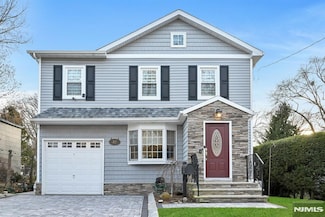 87 Surrey Ln, River Edge, NJ 07661