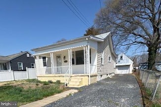 910 Renfrew St, Essex, MD 21221
