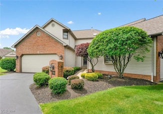 140 Talsman Dr Unit 1, Canfield, OH 44406