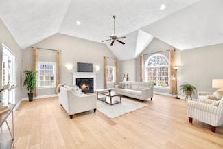 14 Cassimere St, Andover, MA 01810
