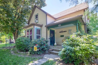 416 NW Booth St, Grants Pass, OR 97526