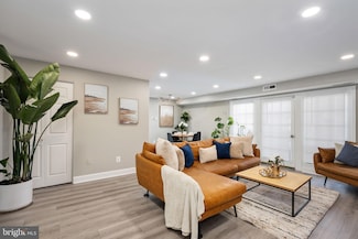 12705 Gordon Blvd Unit 37, Woodbridge, VA 22192