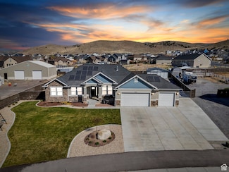 2155 E Blue Sky Dr, Eagle Mountain, UT 84005