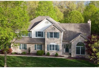 22 Charlie Dr, Morgantown, PA 19543