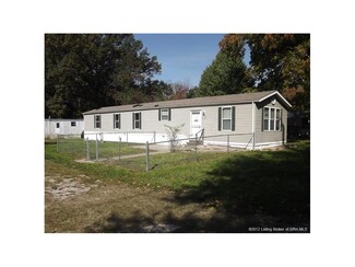 956 S Poplar St, Dugger, IN 47848