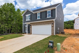 1262 Solomon Dr Unit Hickory, Kernersville, NC 27284