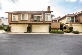 8246 E Oak Ridge Cir, Anaheim, CA 92808