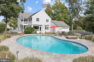 245 Lighthouse View Dr, Stevensville, MD 21666