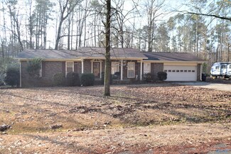 1871 Shelia Ave, Gadsden, AL 35907