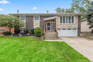 15309 Walnut Rd, Oak Forest, IL 60452