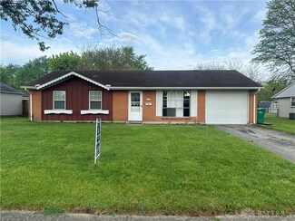 405 E Carpenter Dr, New Carlisle, OH 45344