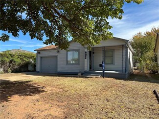 910 N Hightower St, Altus, OK 73521