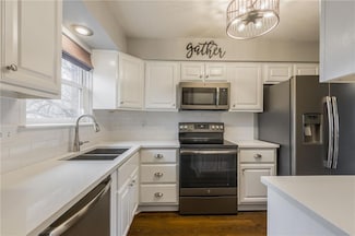 8546 W 85th St, Overland Park, KS 66212