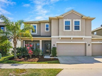 395 Blue Cypress Dr, Groveland, FL 34736