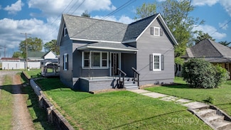 71 14th St SE, Hickory, NC 28602