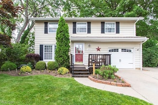 3199 9th St, Cuyahoga Falls, OH 44221