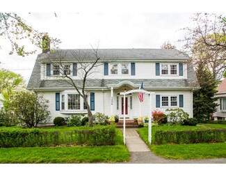 1254 Brook Rd, Milton, MA 02186