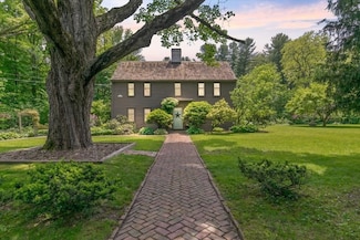 88 Central St, Andover, MA 01810