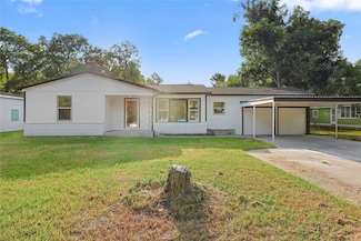 6714 E Bayou Dr, Hitchcock, TX 77563