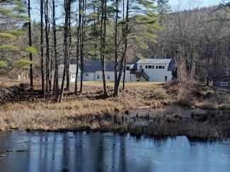 35 Stevens Rd, Cavendish, VT 05142