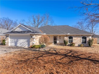 710 Walnut Ridge St, Centerton, AR 72719