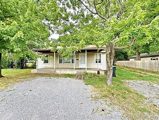 1006 N Jones Ave, Tahlequah, OK 74464