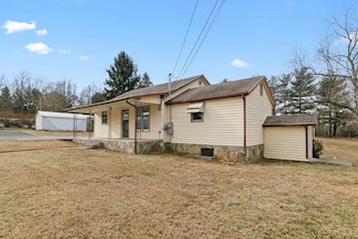 1551 Fire Tower Rd, Christiansburg, VA 24073