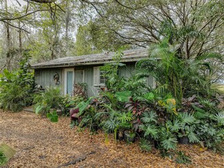 1331 Center St, Dundee, FL 33838