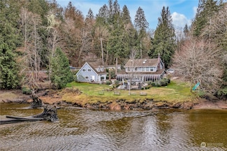 8320 E Grapeview Loop Rd, Allyn, WA 98524