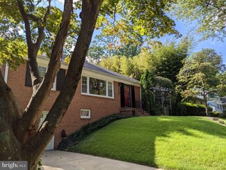 1026 W Taylor Run Pkwy, Alexandria, VA 22302