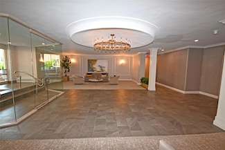 10 Ipswich Ave Unit 4M, Great Neck, NY 11021