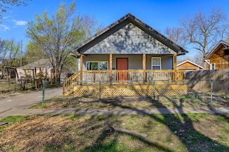607 N Spruce St, Wichita, KS 67214