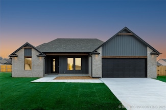 10703 S 278th Ave E, Coweta, OK 74429