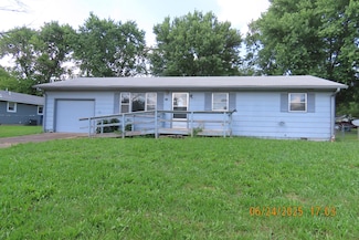 321 W Cofield St, Aurora, MO 65605