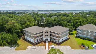 400 Lighthouse Ln Unit B2, Swansboro, NC 28584