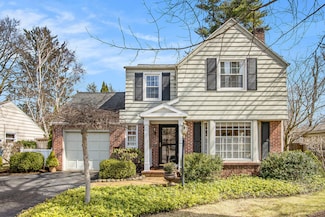 2901 Duchess Dr, Kalamazoo, MI 49008