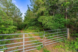 11277 Us Highway 221 S, Waterloo, SC 29384