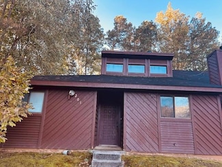 201 Rock Knoll Dr, Greenwood, SC 29649