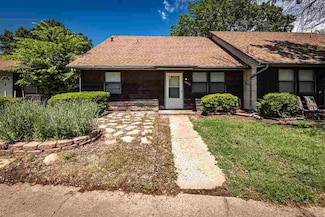 1113 NW 52nd Cir, Lawton, OK 73505
