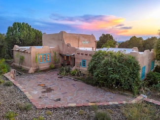639 Don Nicholas Rd, Taos, NM 87571