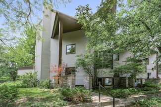 302 Selby Ave, Saint Paul, MN 55102