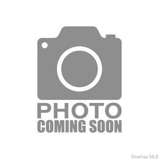 1233 Front St, Uniondale, NY 11553