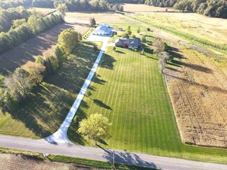 9595 Tyler Rd, Bremen, IN 46506
