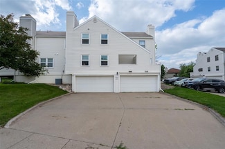 5253 Dakota Dr, West Des Moines, IA 50265